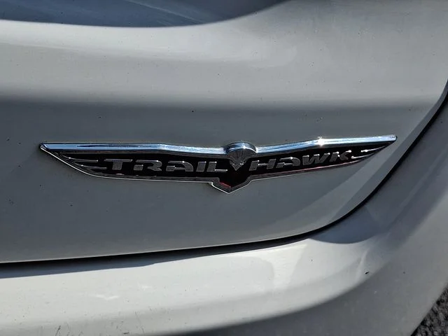 Used 2020 White Jeep Trailhawk image 30