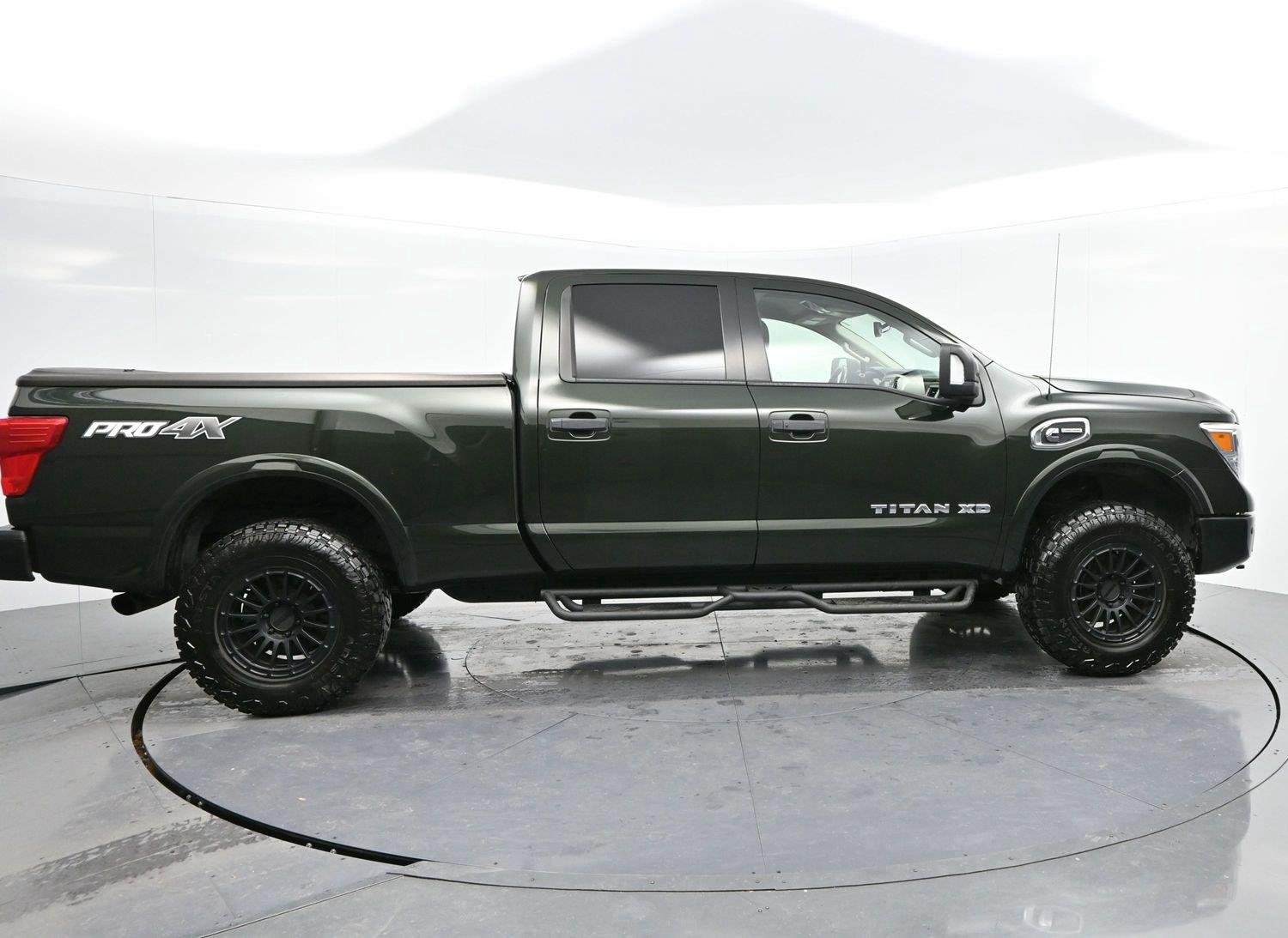 Used 2019 Midnight Pine Metallic Nissan PRO-4X image 8