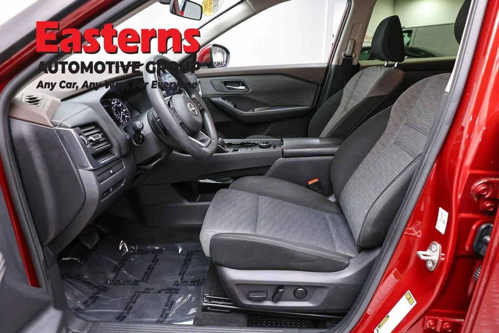 Used 2023 Red Nissan SV image 13