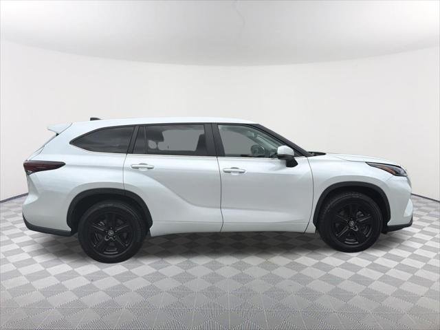 Certified Used 2024 WIND CHILL PEARL Toyota LE image 17