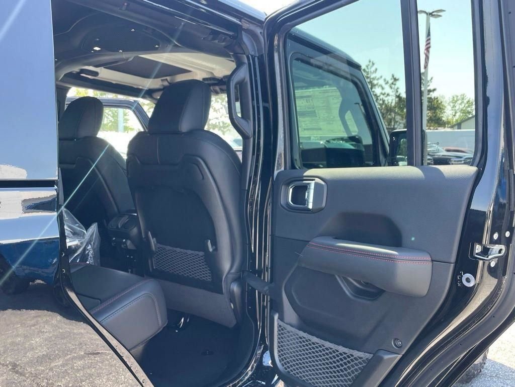New 2026 Black Clear-Coat Exterior Paint Jeep Rubicon X image 31