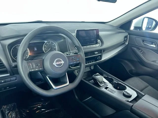 Used 2024 Everest White Pearl Nissan SV image 26