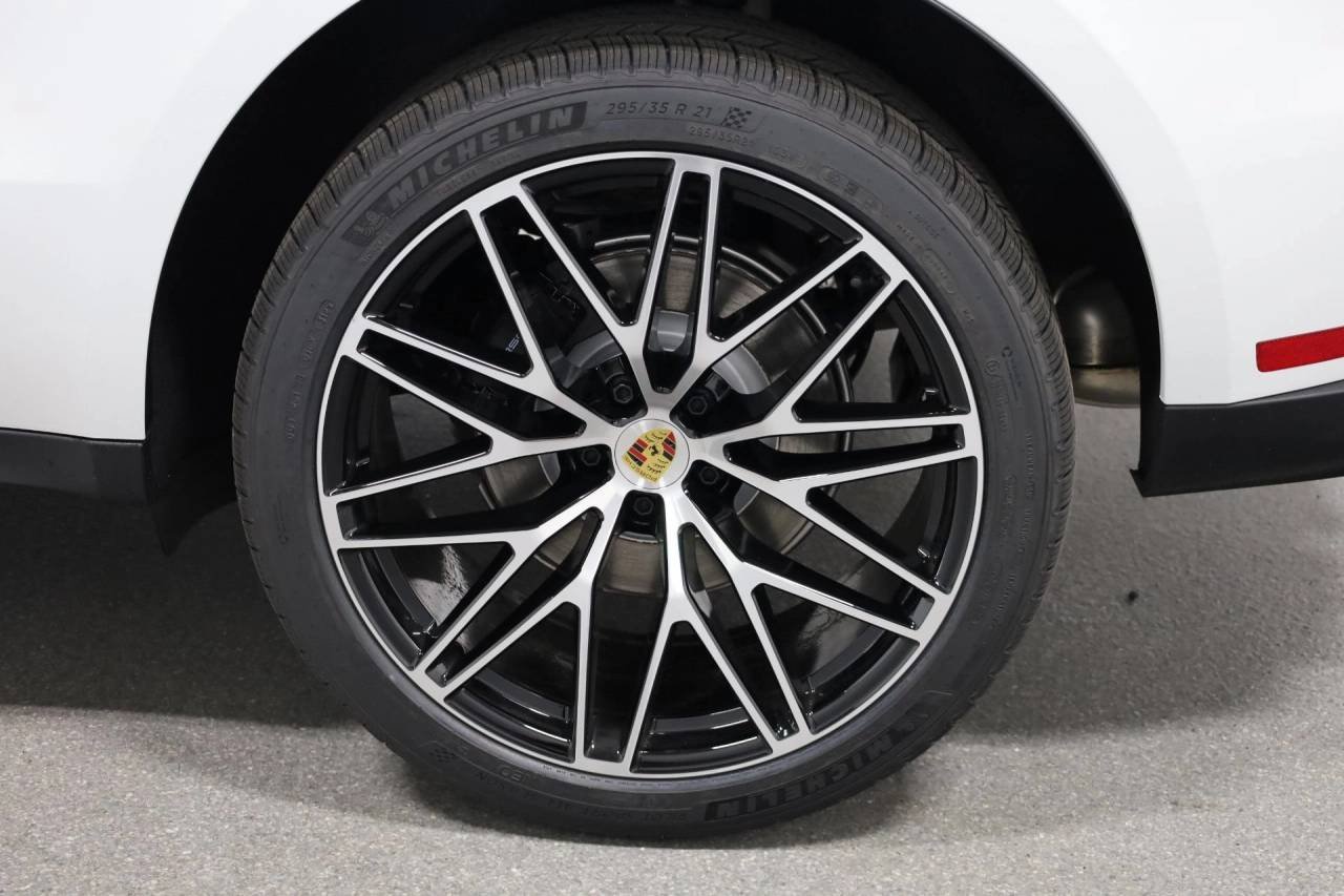 Certified Used 2026 White Porsche  image 39