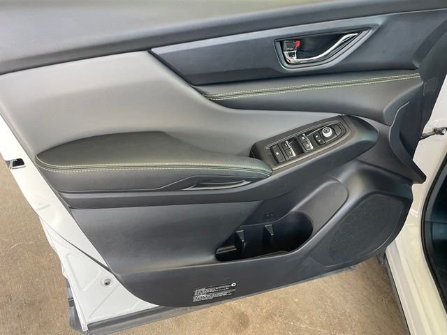 Used 2025 White Subaru Onyx Edition image 9