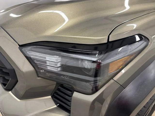 Used 2024 OXIDE BRONZE ME. Toyota  image 8