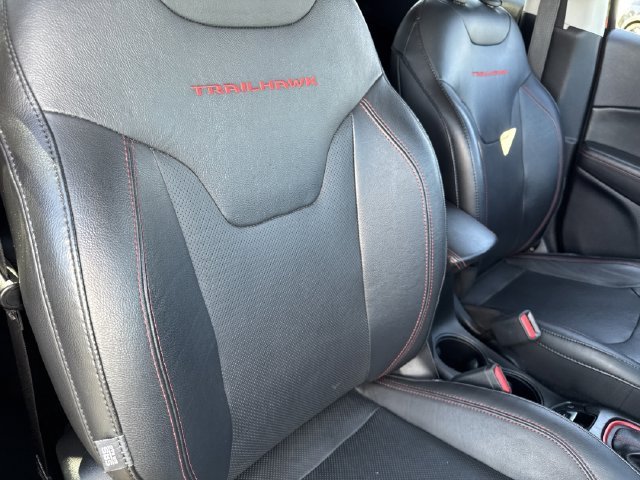 Used 2018 Black Jeep Trailhawk image 26