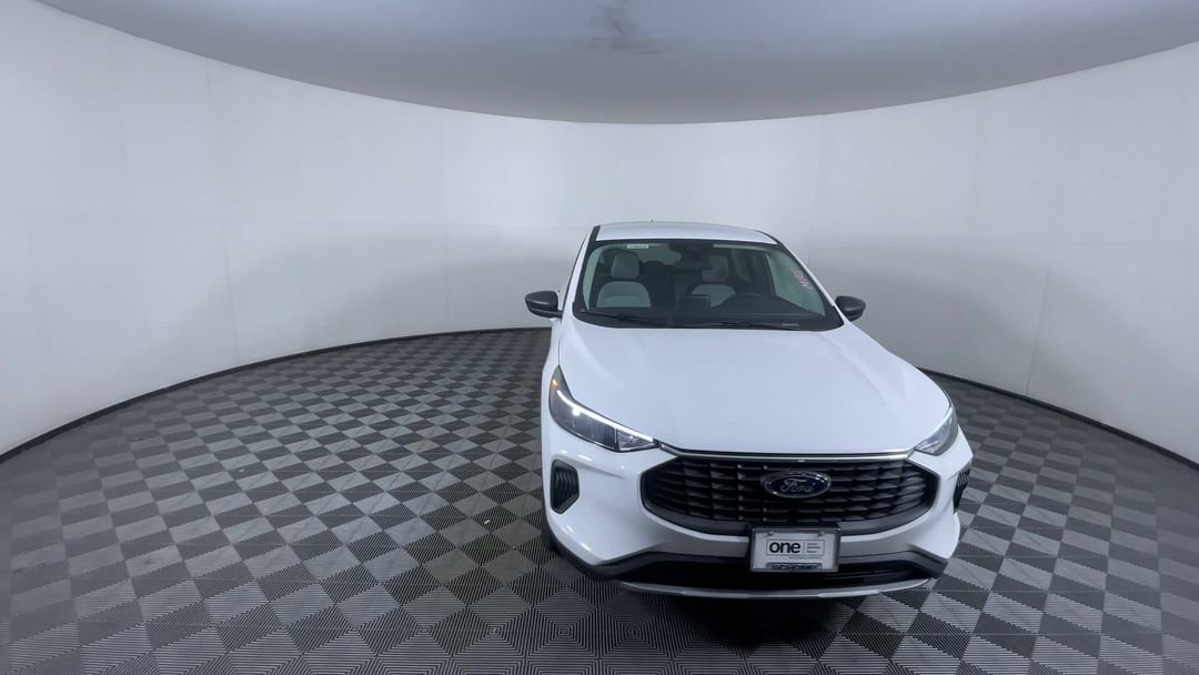 New 2026 Oxford White Ford Active image 3
