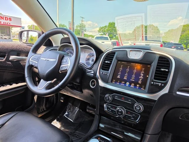 2015 Chrysler 300 Limited - Photo 13