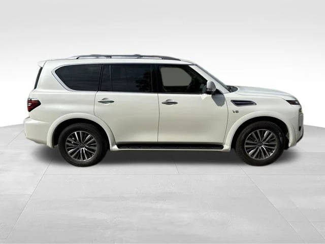 Used 2022 White Nissan SL image 2