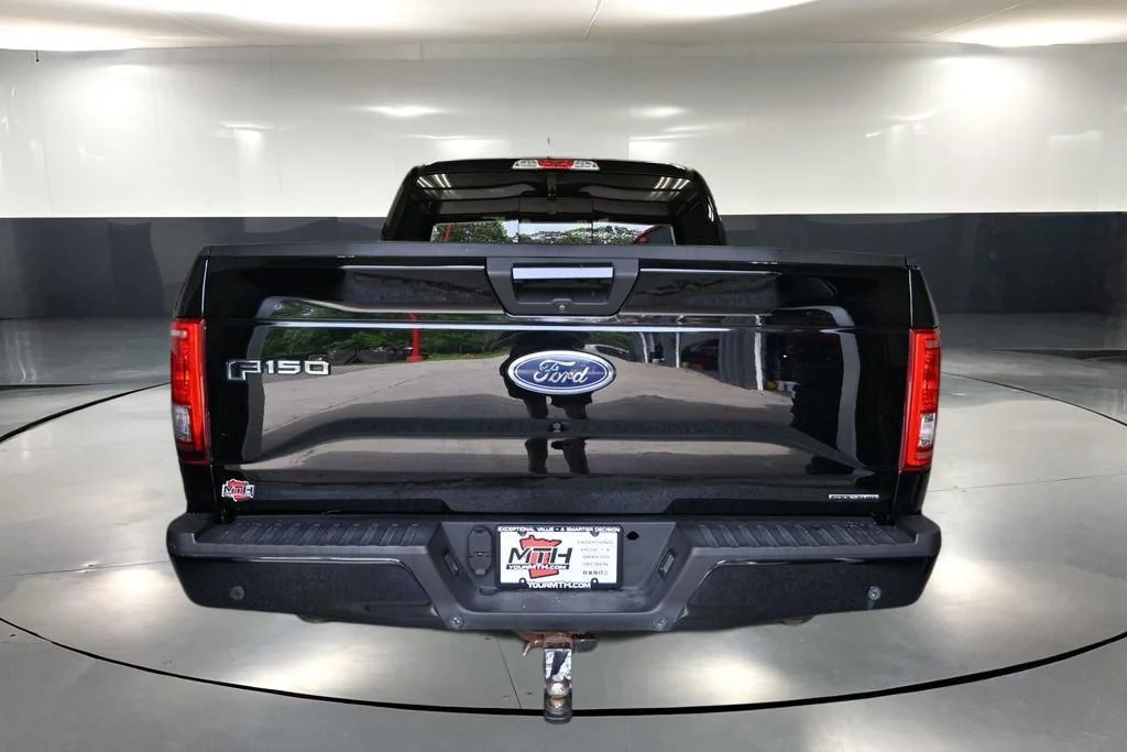 Used 2016 Black Ford XLT image 7