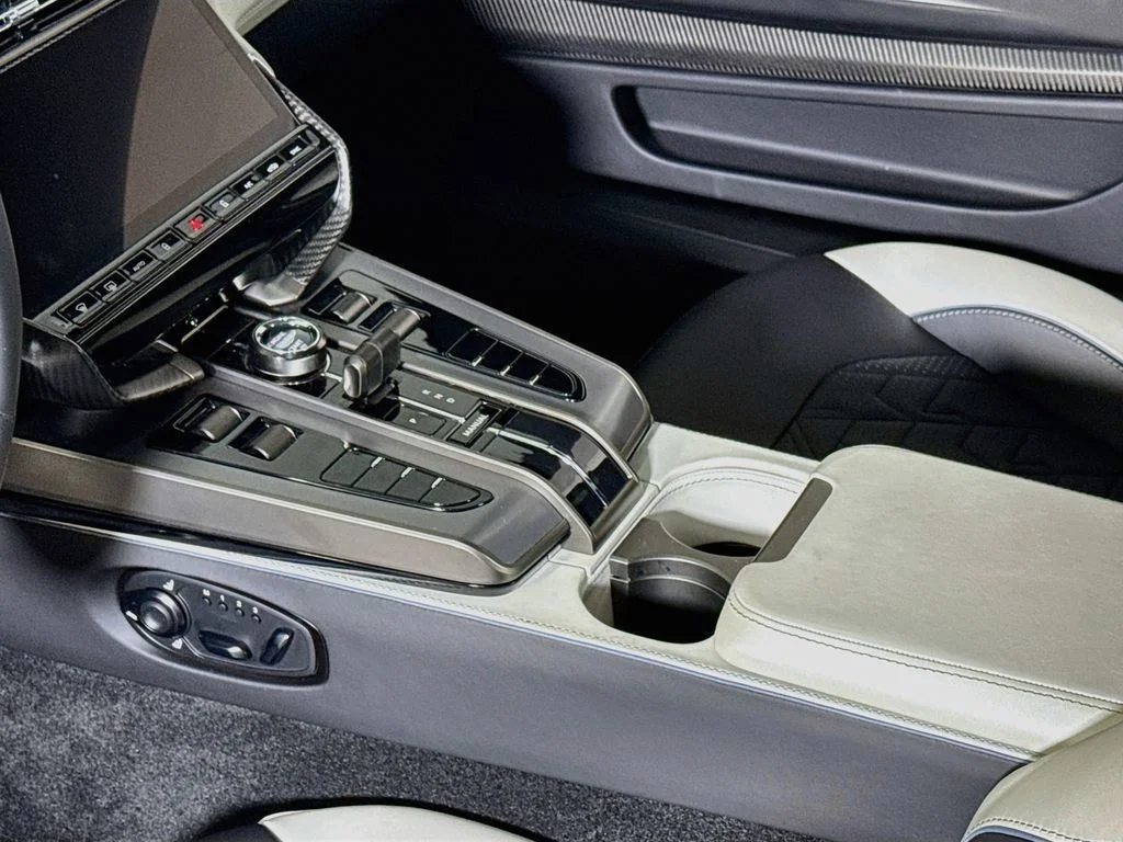 Used 2025 Oberon Black Aston Martin V12 image 14