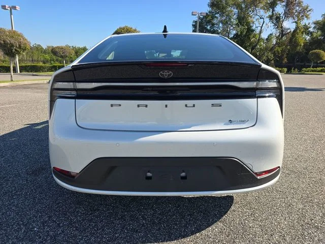New 2026 Wind Chill Pearl Toyota SE image 5