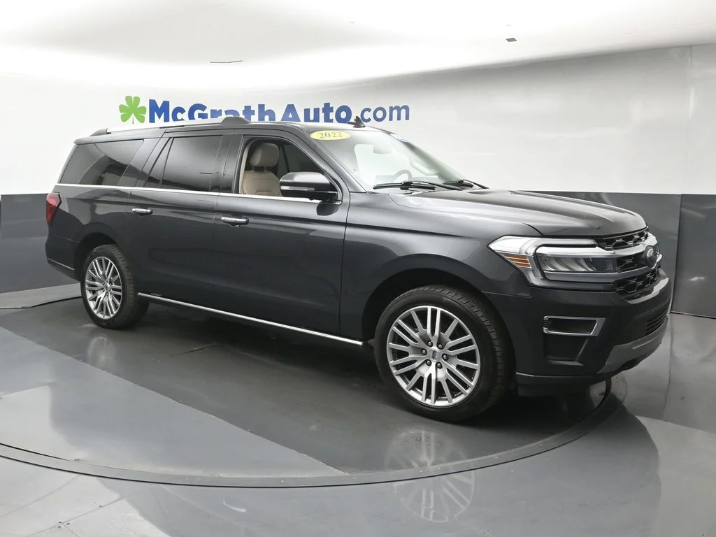 Used 2022  Ford Limited image 2