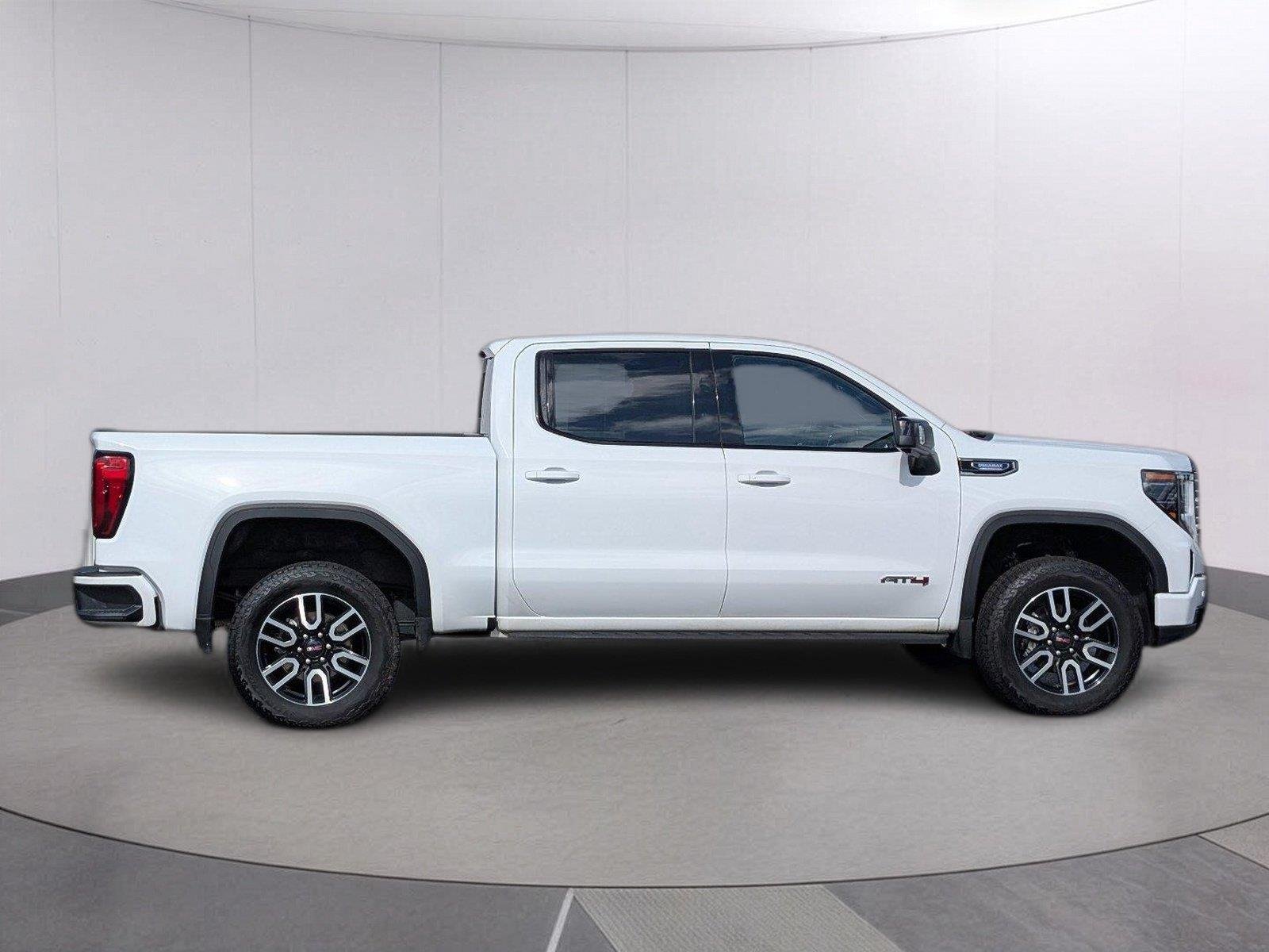 Used 2025 Summit White GMC AT4 image 8