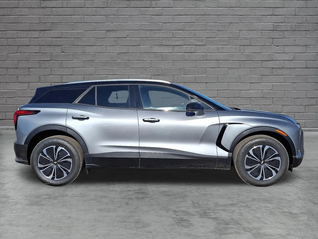 New 2025 Sterling Gray Metallic Chevrolet LT image 10