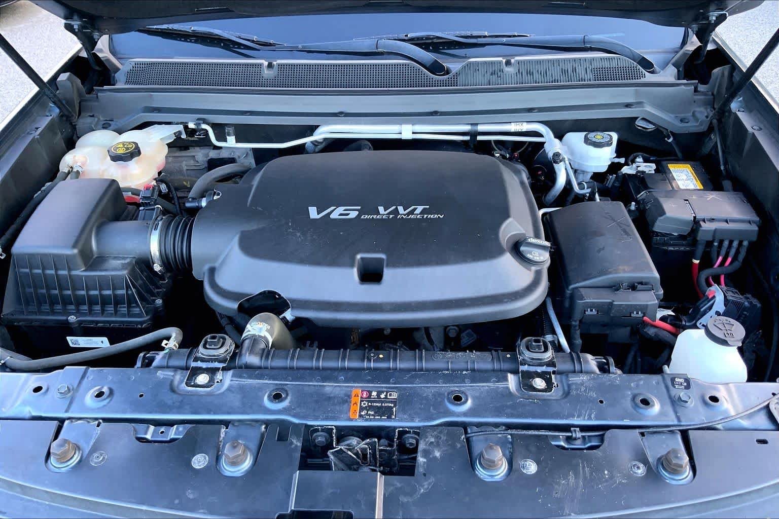 Used 2019 Shadow Gray Metallic Chevrolet 4WD LT image 30