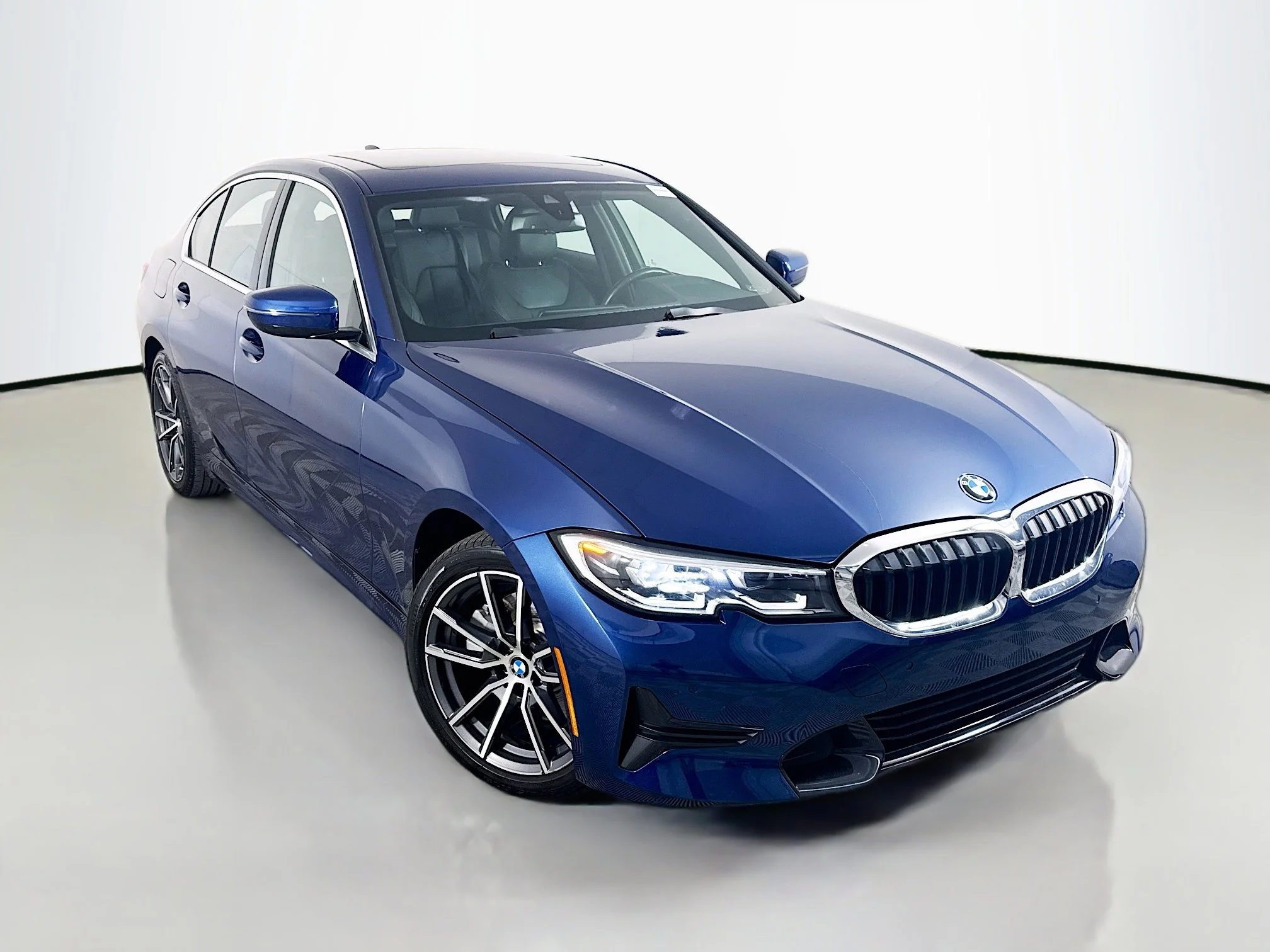 2022 BMW 3 Series 330i Sedan's photo