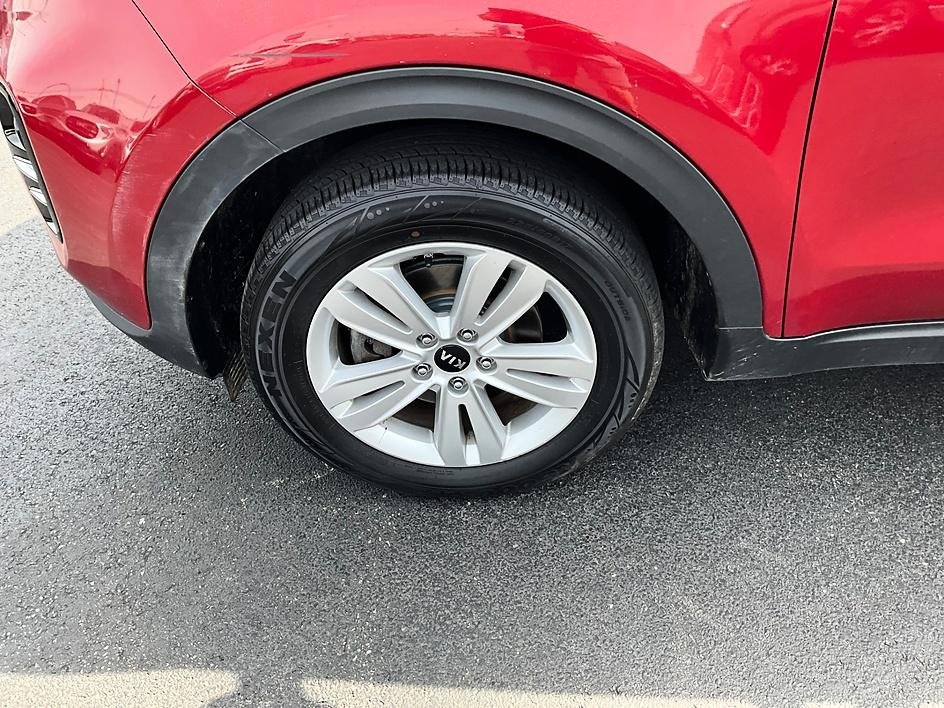 Used 2018 Red Kia LX image 10