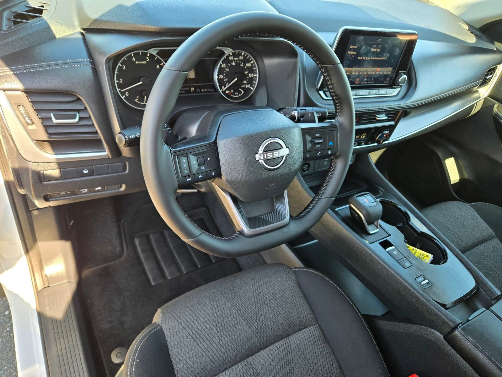 Used 2026 Everest White Pearl Tricoat Nissan SV image 18