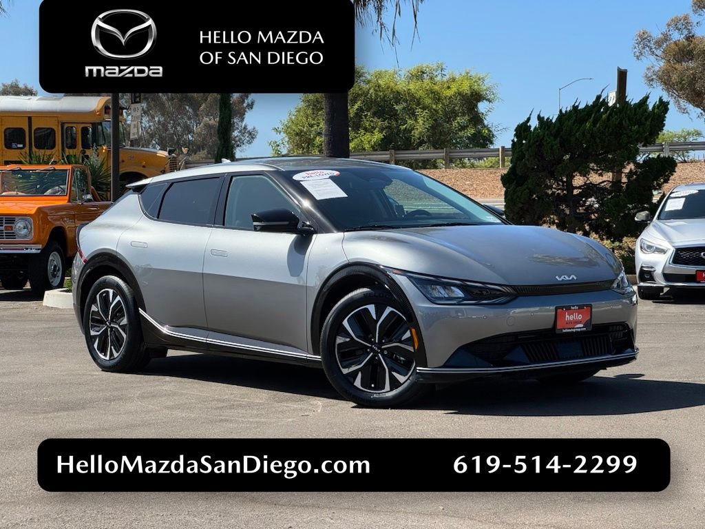 Used 2023 Steel Gray Kia Wind image 1