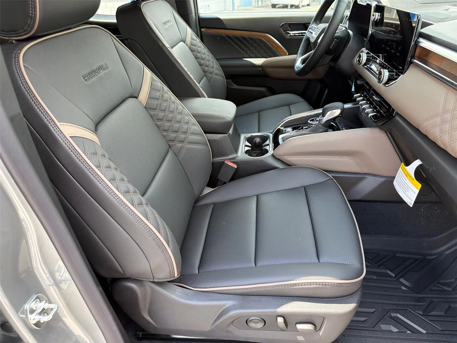 2026 GMC Canyon Denali - Photo 10
