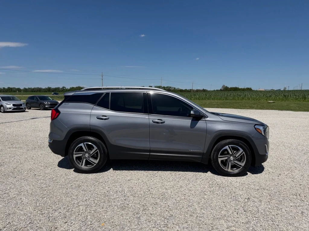 Used 2021 Gray GMC SLT image 3