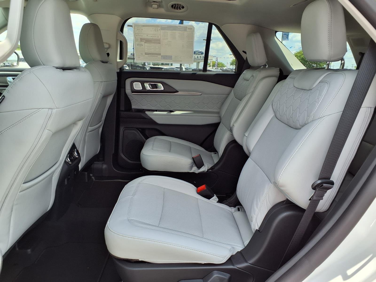 New 2026 Star White Metallic Tri-Coat Ford Platinum™ image 23