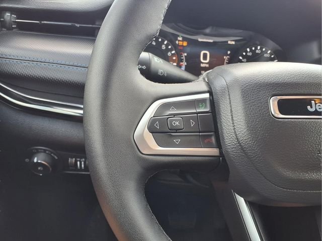 New 2026 Red Hot Pearlcoat Jeep Latitude image 16