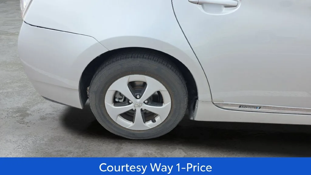 Used 2013 Silver Toyota Two image 12