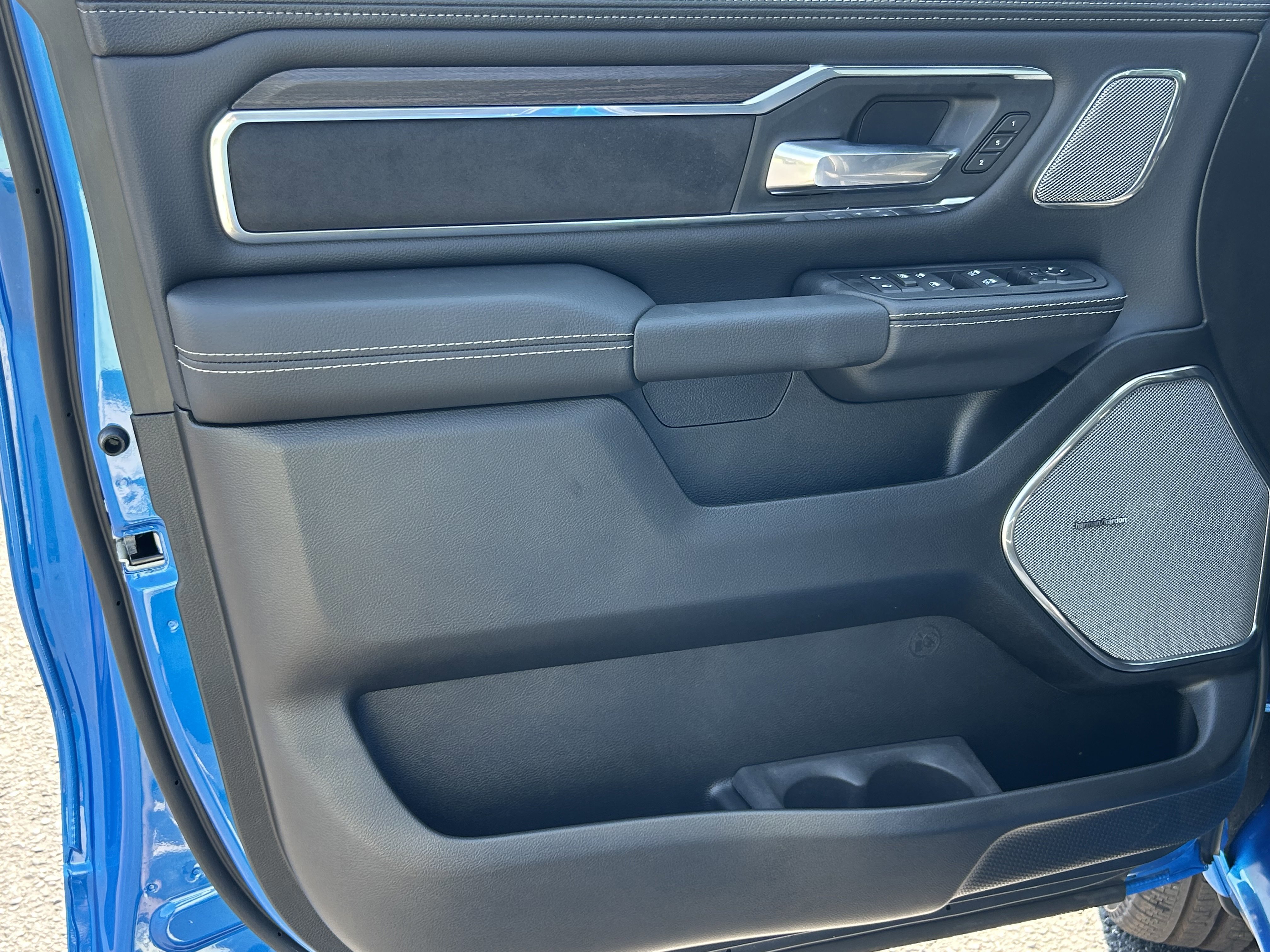 2026 RAM 1500 Laramie - Photo 15