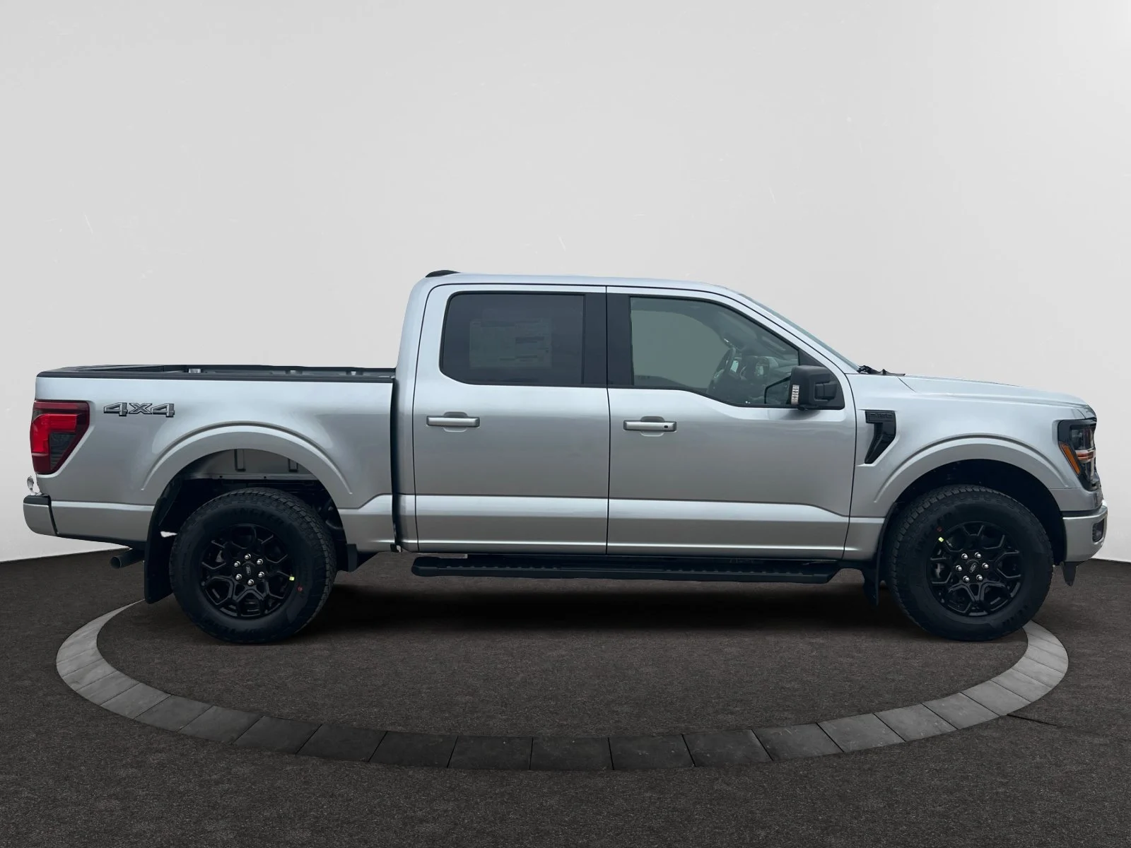 New 2026 Iconic Silver Metallic Ford XLT image 6