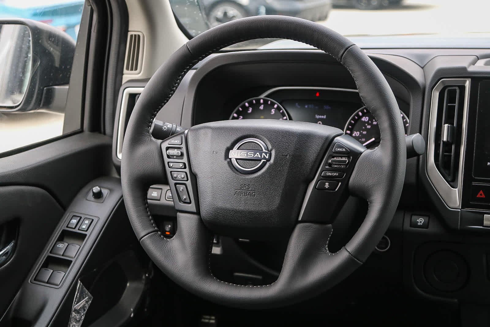 2025 Nissan Frontier SV - Photo 17