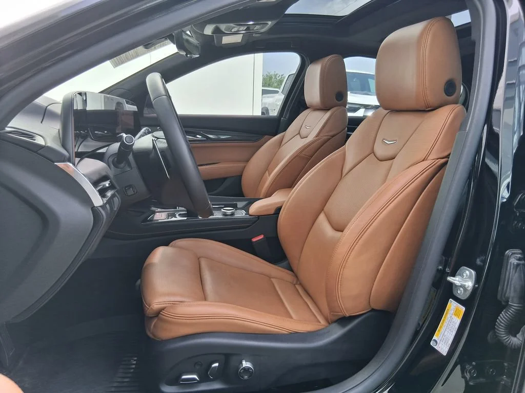 Certified Used 2025 Black Raven Cadillac V-Series image 22