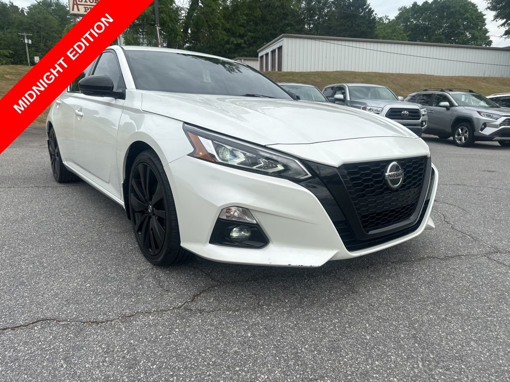 2022 Nissan Altima SR