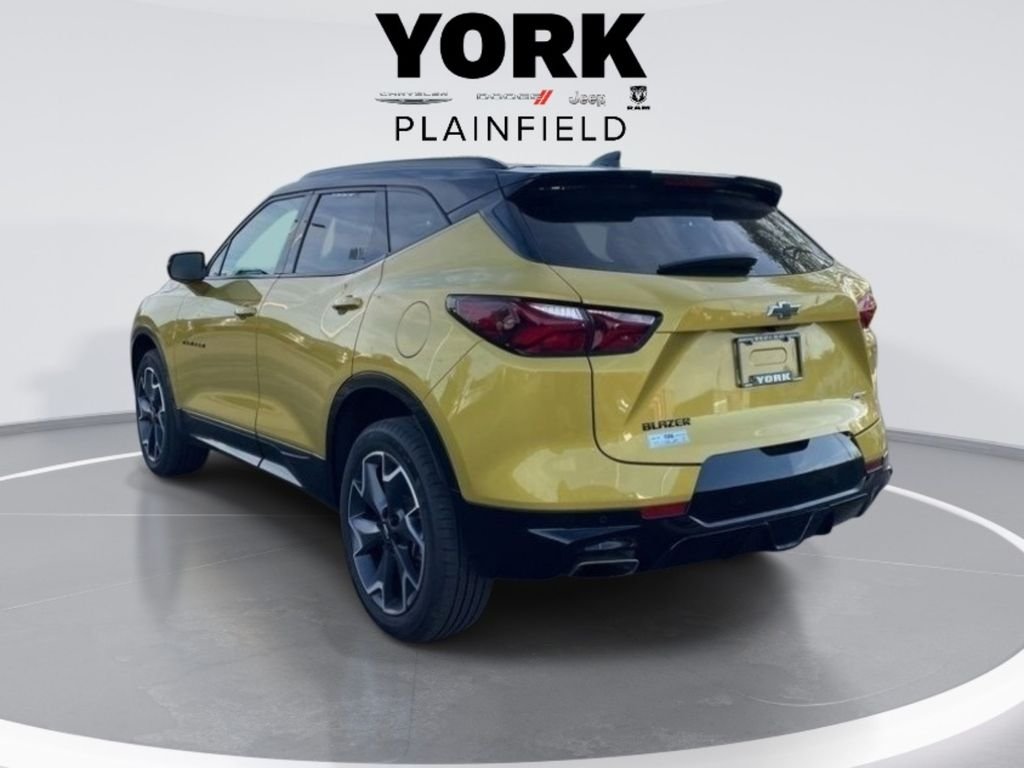 Used 2022 Yellow Chevrolet RS image 3