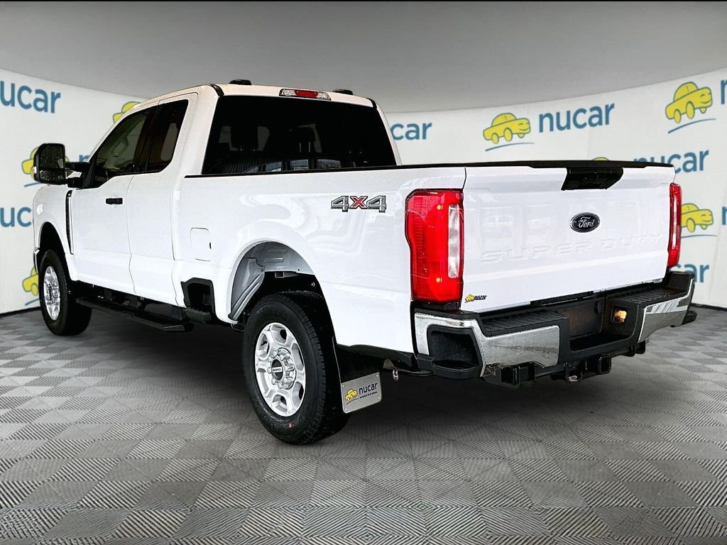 New 2026 Oxford White Ford XLT image 5