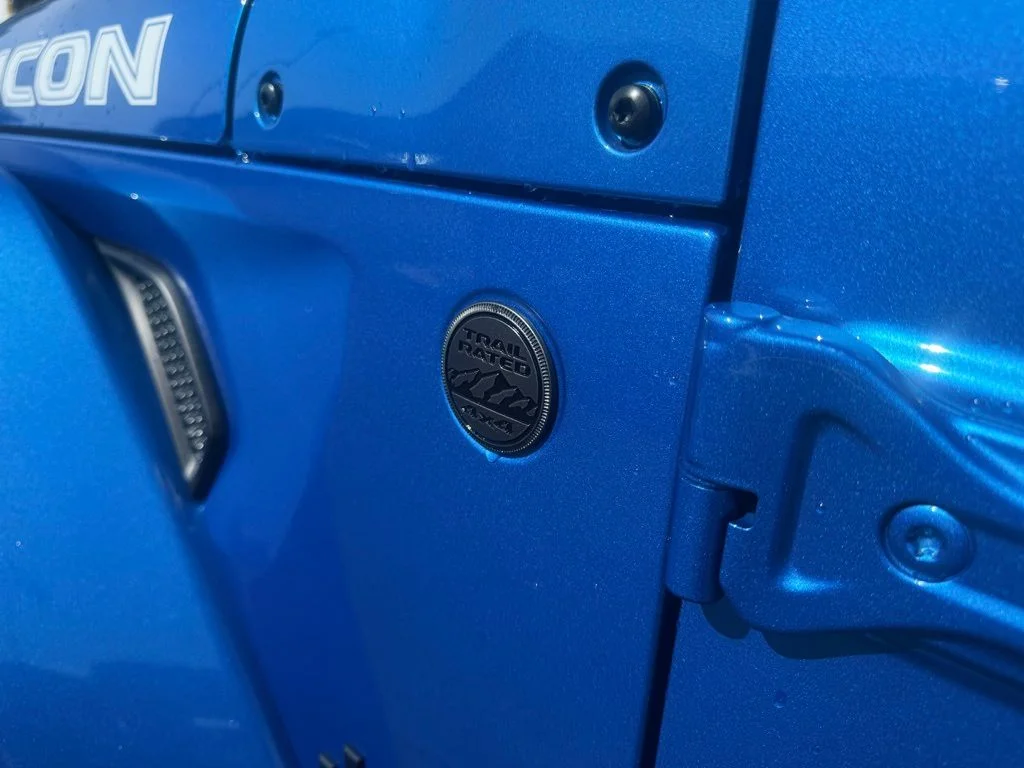 New 2026 Hydro Blue Pearl-Coat Exterior Paint Jeep Rubicon image 10