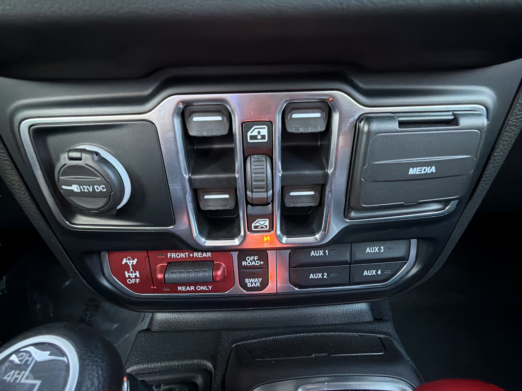 Used 2024 White Jeep Rubicon image 41