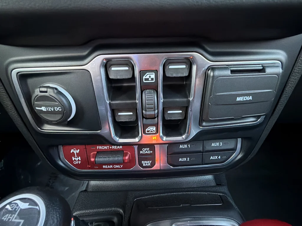 Used 2024 White Jeep Rubicon image 41
