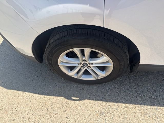 Used 2019 White Ford SEL image 17