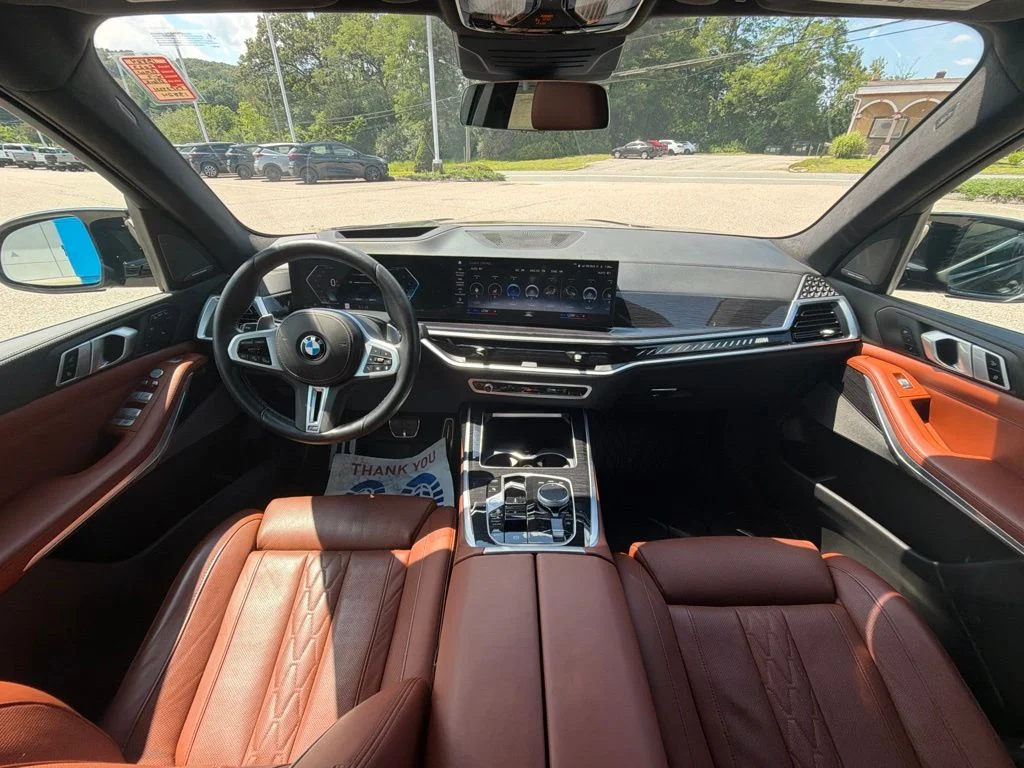 Used 2023 Black BMW M60i image 16