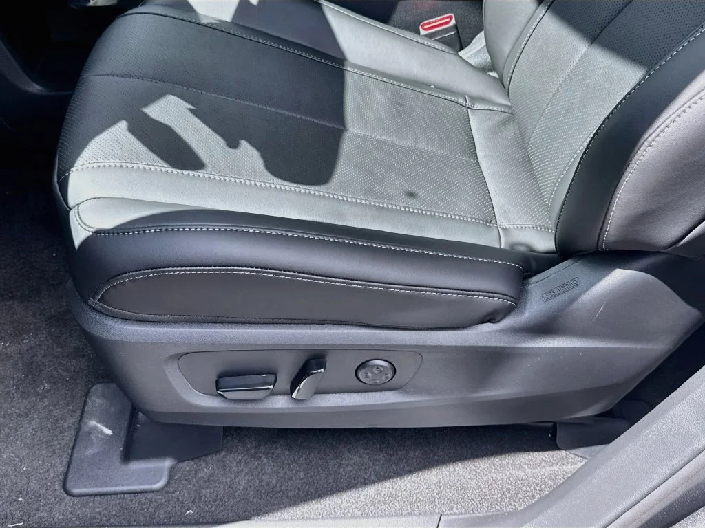 New 2027 GRAPHITE SHADOW INFINITI Luxe FWD image 20