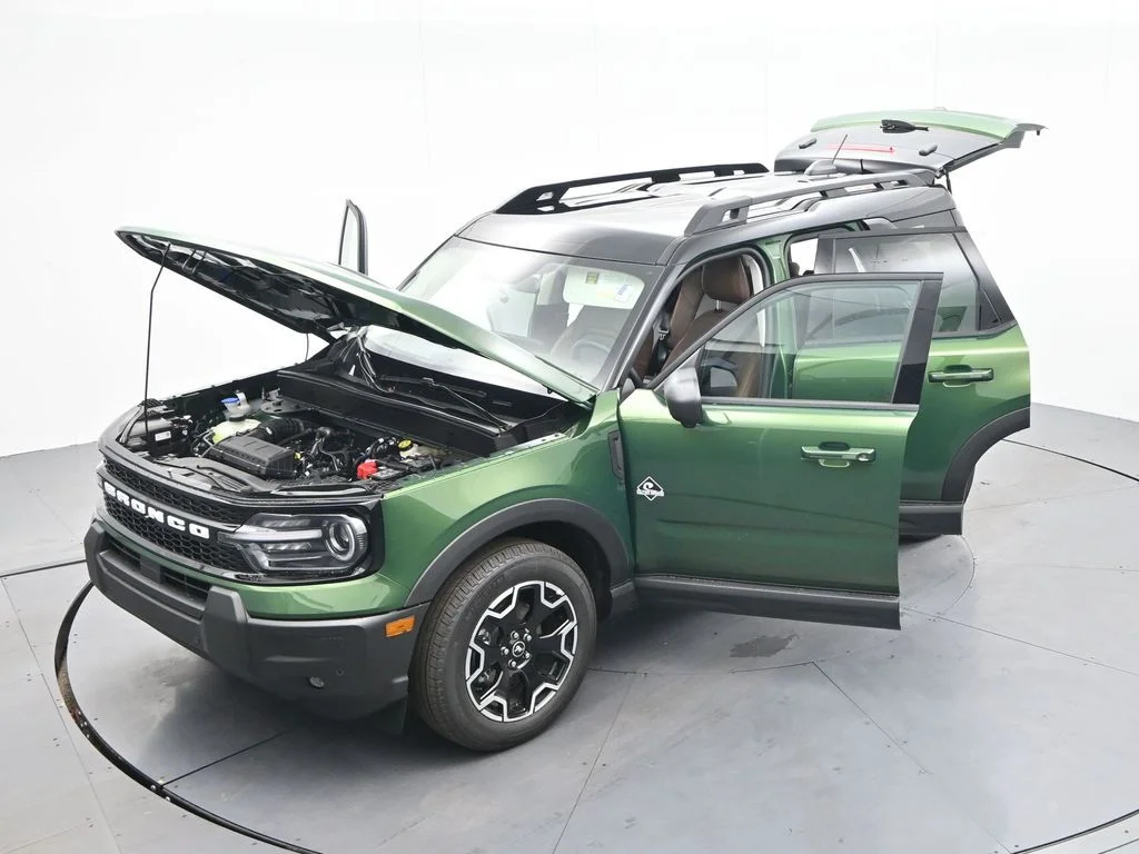 New 2025 Eruption Green Metallic Ford Outer Banks® image 35