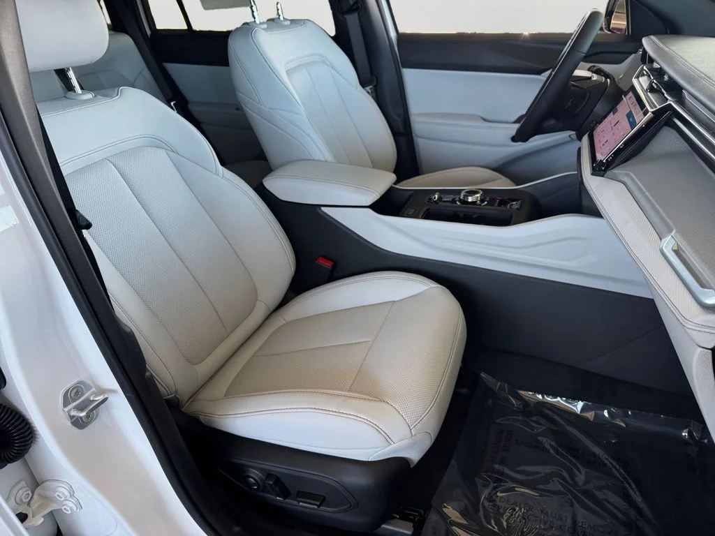New 2026 White Jeep Limited image 9