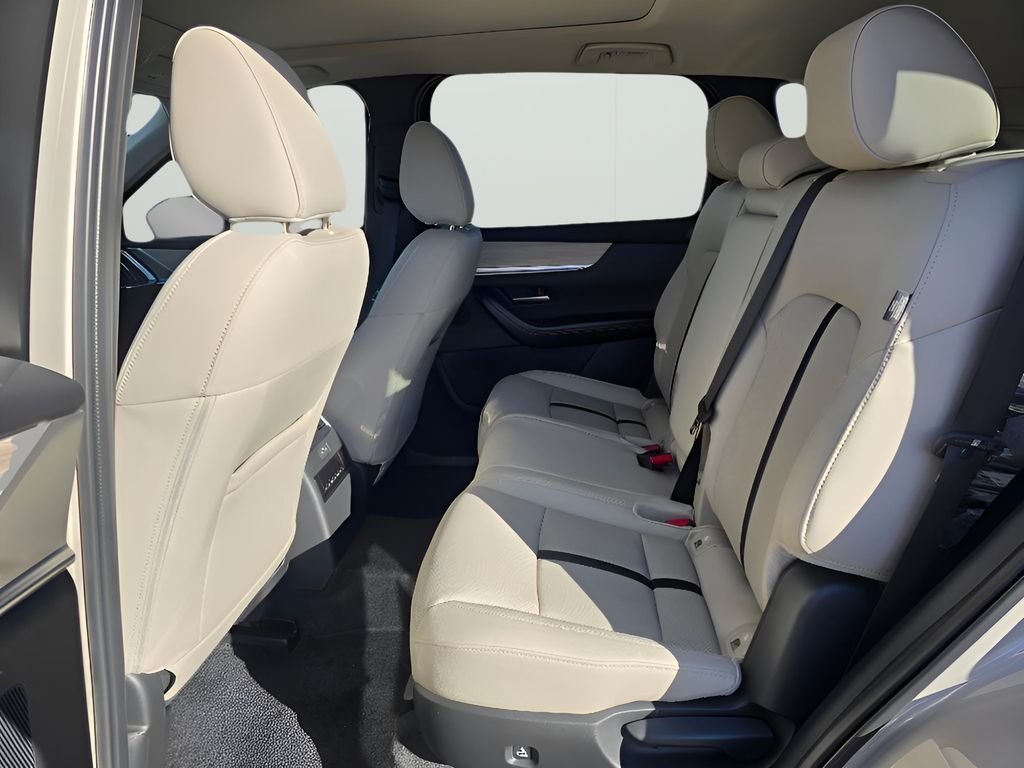 Used 2025 Platinum Quartz Mazda Premium Sport image 14