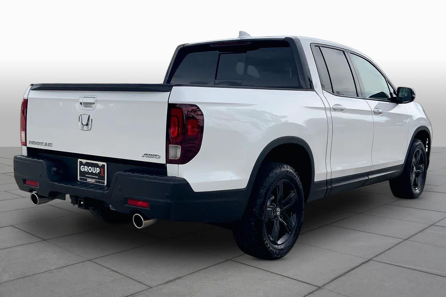 Used 2023 Platinum White Pearl Honda Black Edition image 13