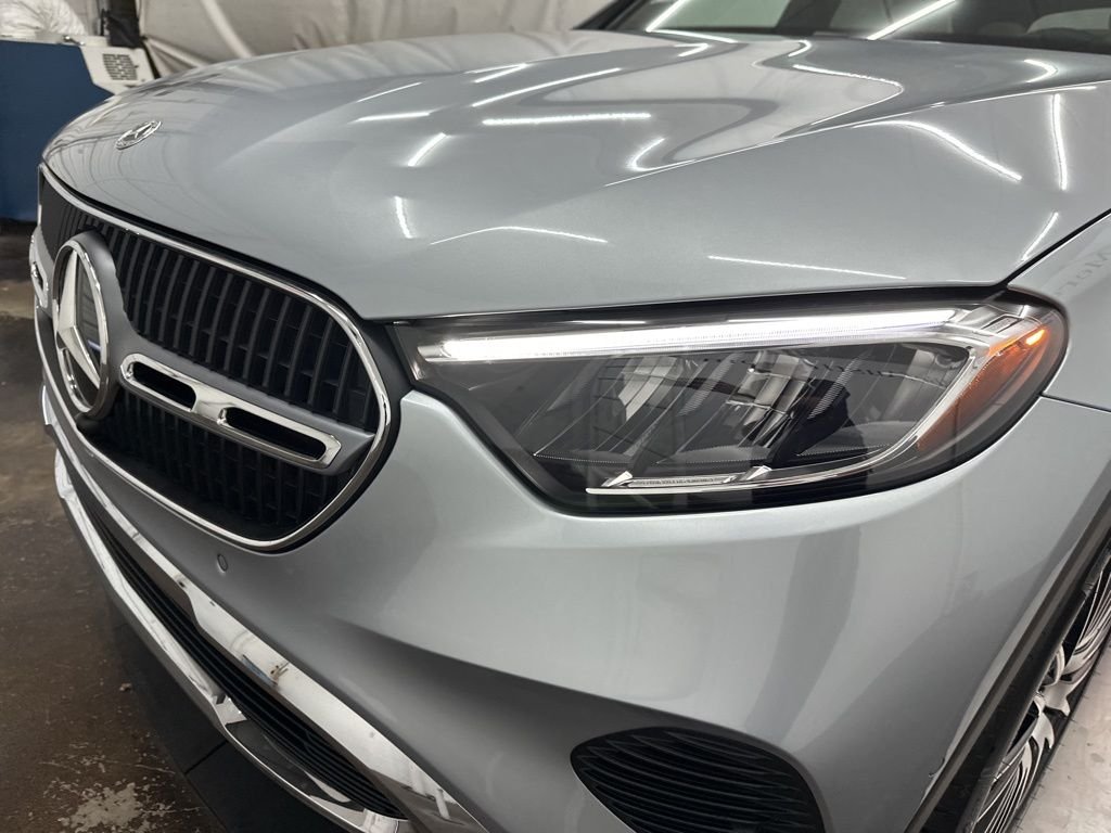 Used 2026 Silver Mercedes-Benz GLC 300 image 29