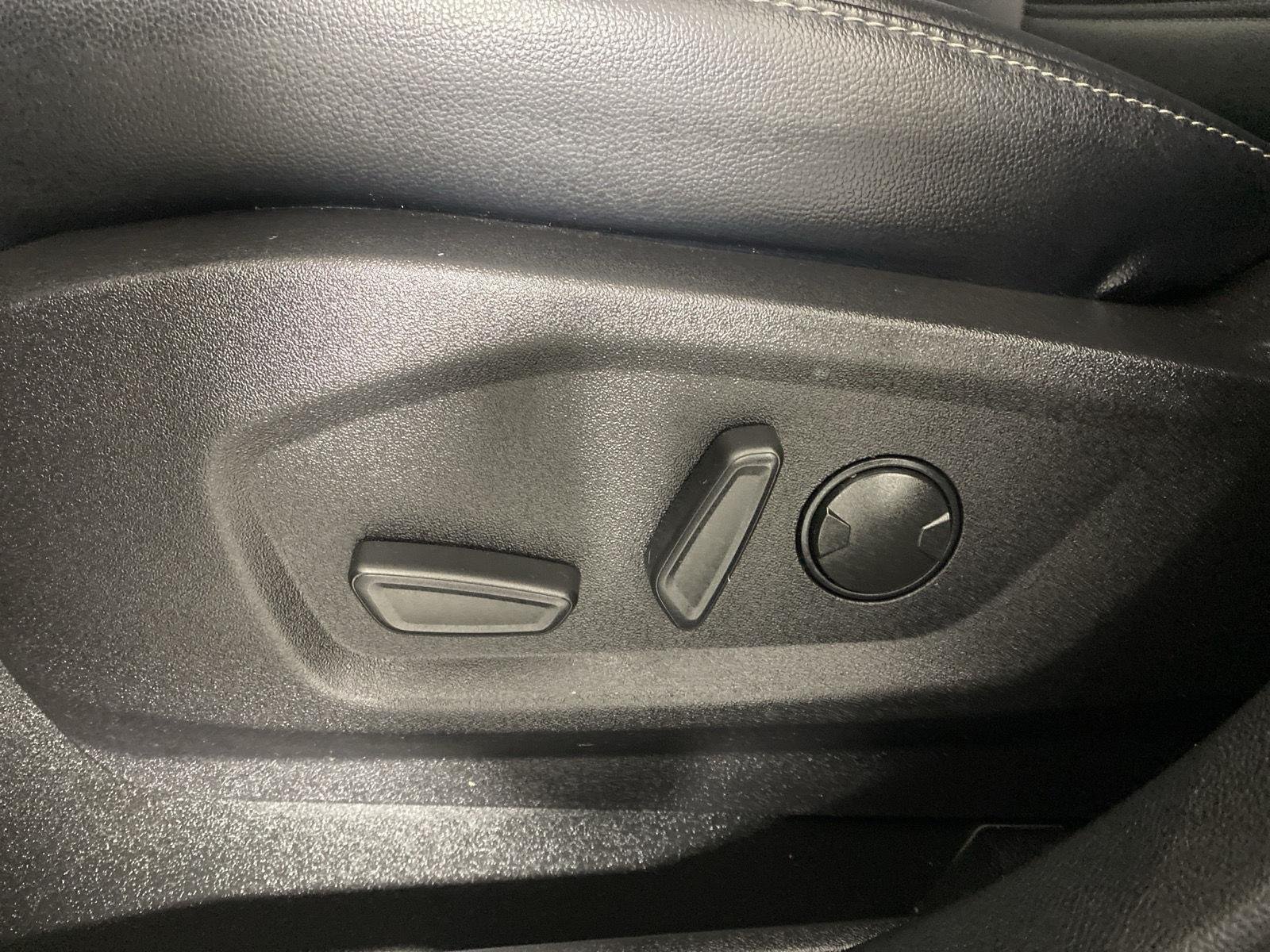 Used 2022 Stone Blue Ford SEL image 7