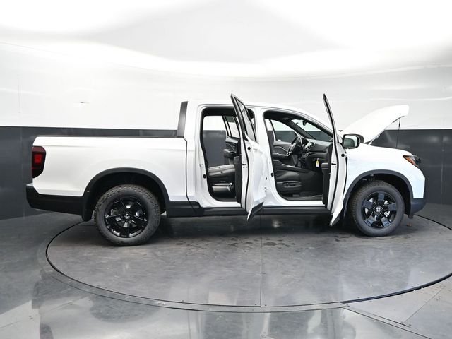 New 2026 Platinum White Pearl Honda Black Edition image 32