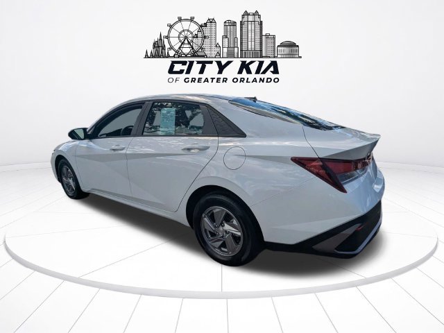 Used 2026 White Hyundai SE image 4